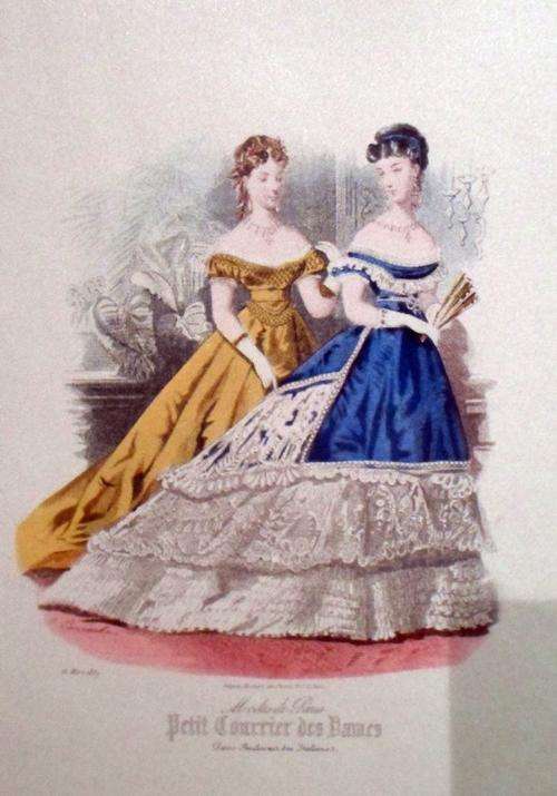 Fashion print - retro chic for the ladies
